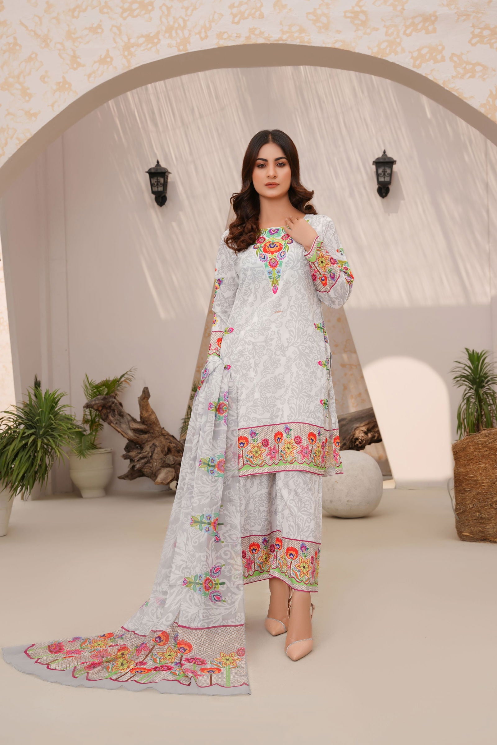 🌸 Ivory Garden Handworked 3-Piece Suit with Floral Printed Design-140 - sabajeez.com