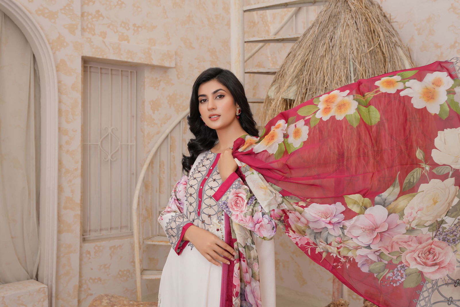 🌸  Ivory Floral Printed Three-Piece Suit  137🌸 - sabajeez.com