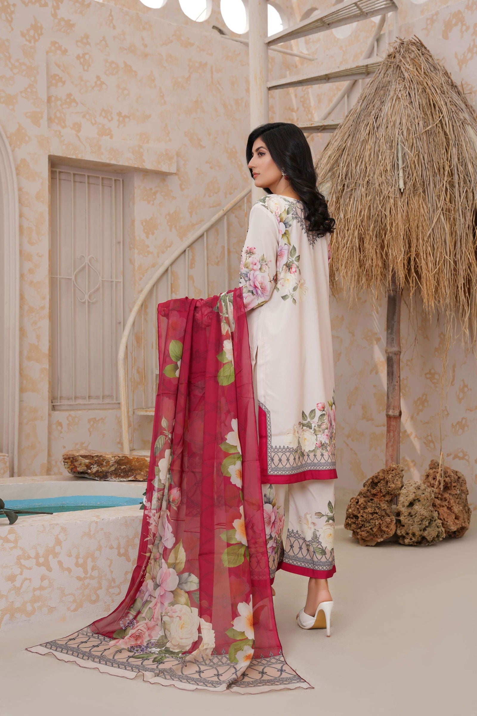 🌸  Ivory Floral Printed Three-Piece Suit  137🌸 - sabajeez.com