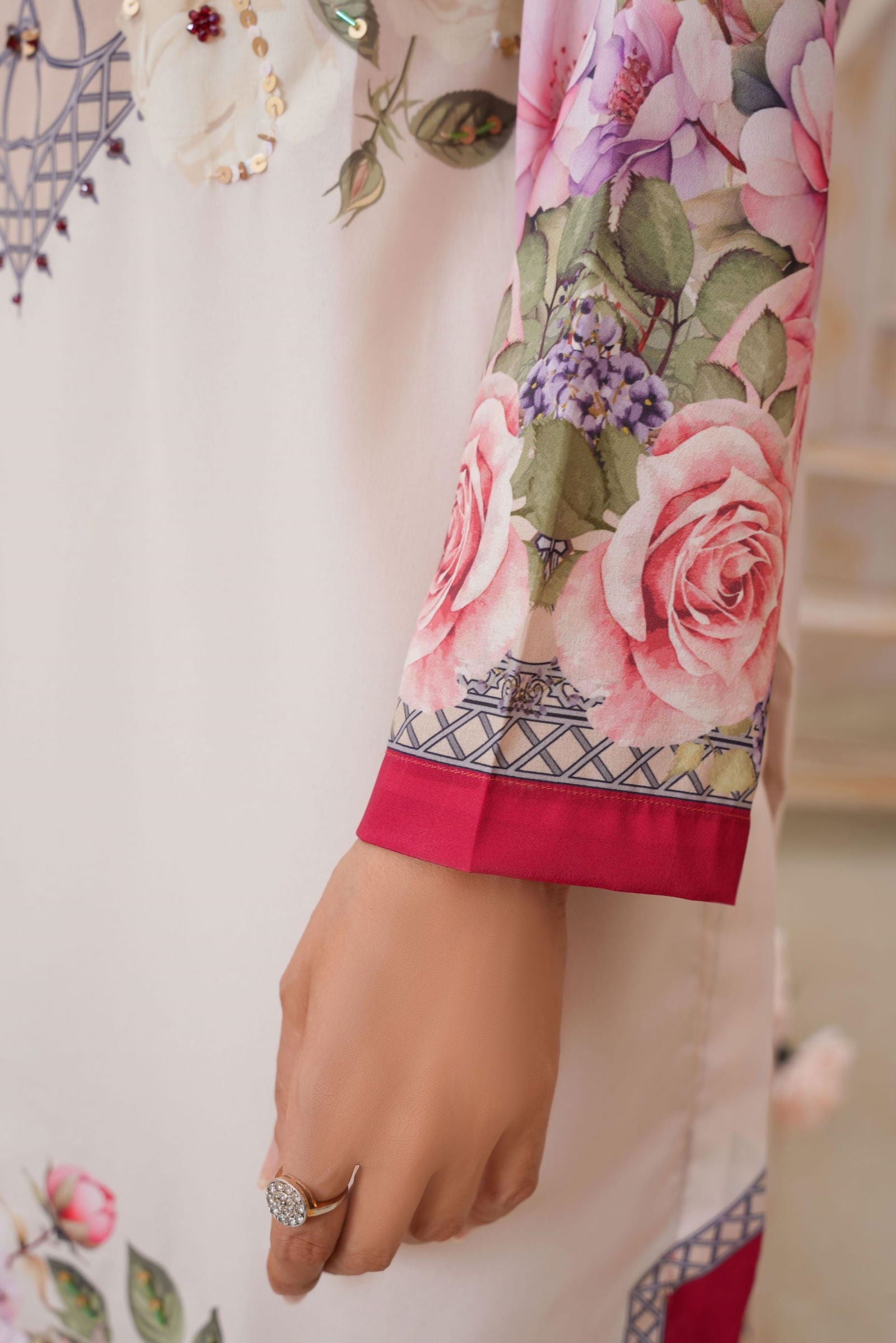 🌸  Ivory Floral Printed Three-Piece Suit  137🌸 - sabajeez.com