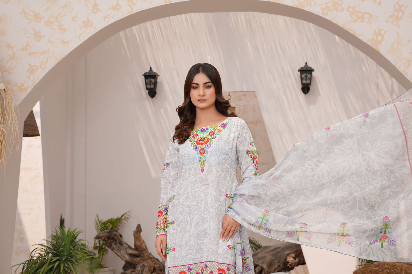 🌸 Ivory Garden Handworked 3-Piece Suit with Floral Printed Design-140 - sabajeez.com