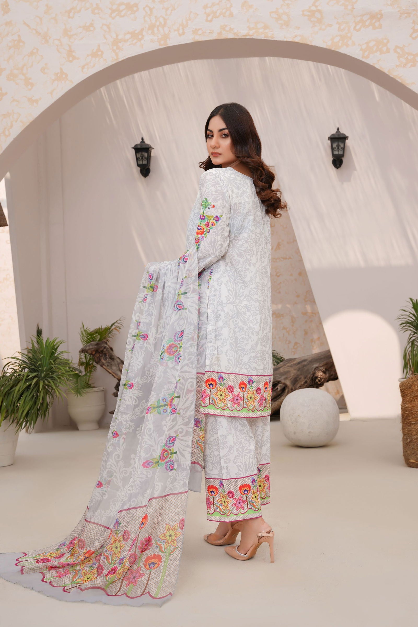 🌸 Ivory Garden Handworked 3-Piece Suit with Floral Printed Design-140 - sabajeez.com