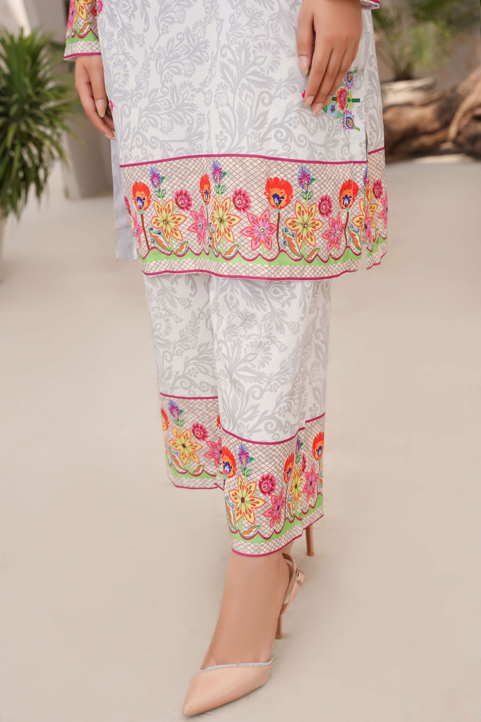 🌸 Ivory Garden Handworked 3-Piece Suit with Floral Printed Design-140 - sabajeez.com