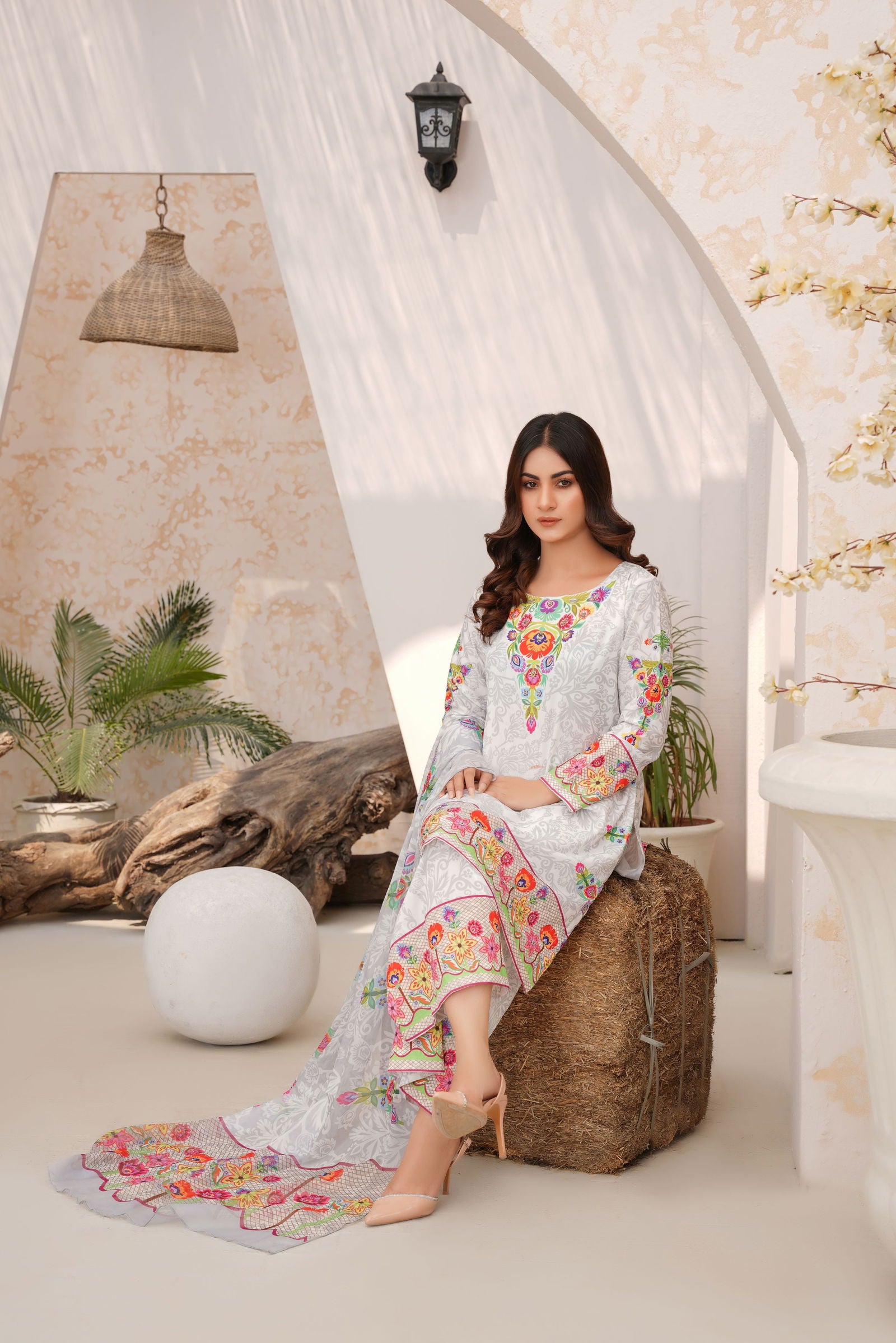 🌸 Ivory Garden Handworked 3-Piece Suit with Floral Printed Design-140 - sabajeez.com
