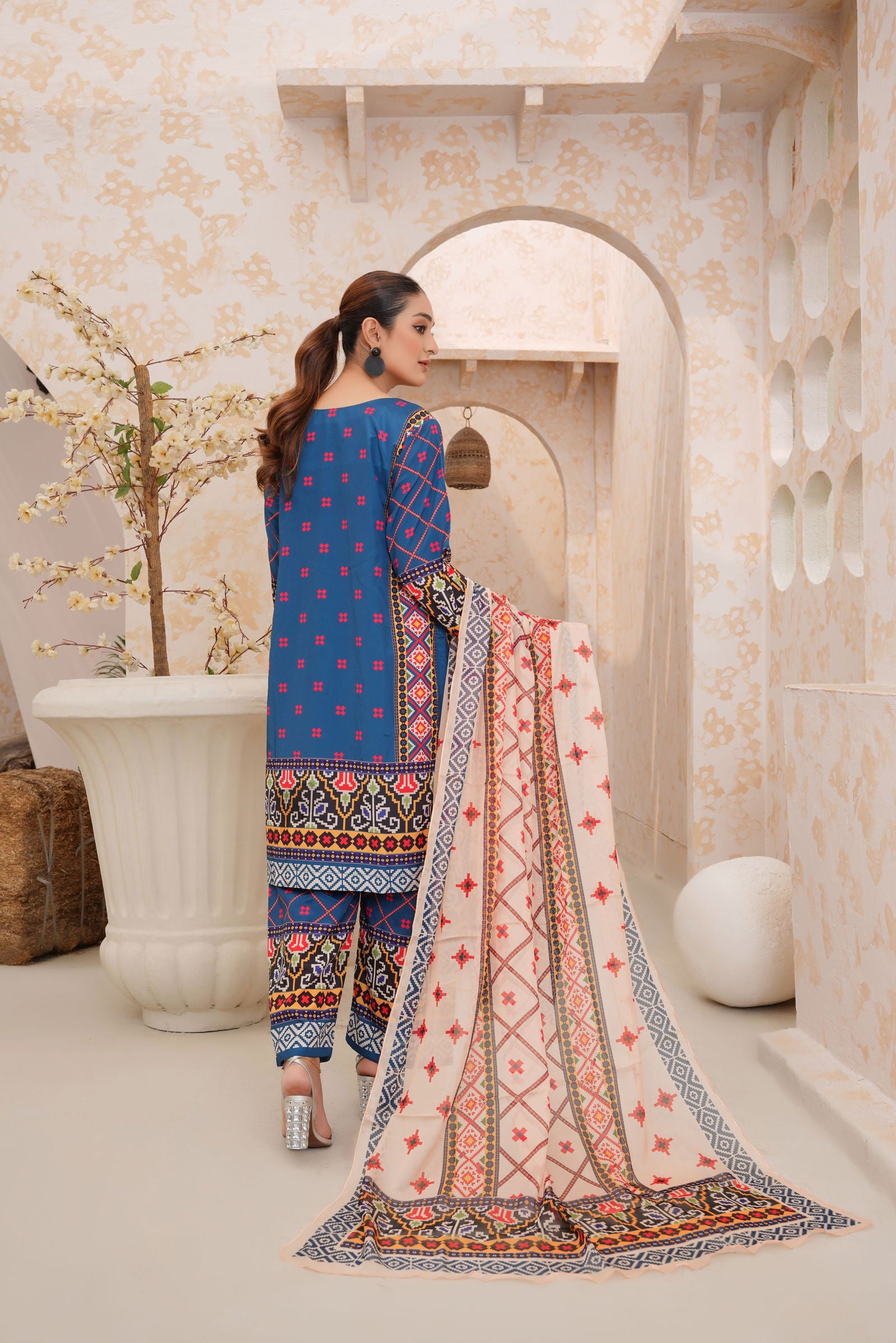 🌸 Royal Blue Ethnic Print 3-Piece Hand Worked Lawn Suit 150🌸 - sabajeez.com