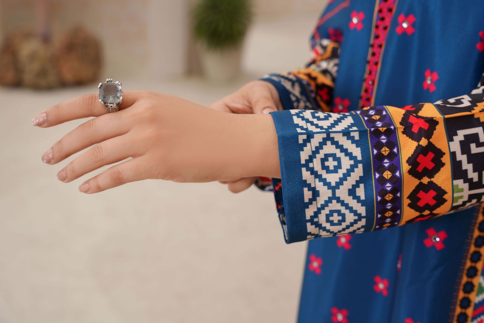 🌸 Royal Blue Ethnic Print 3-Piece Hand Worked Lawn Suit 150🌸 - sabajeez.com